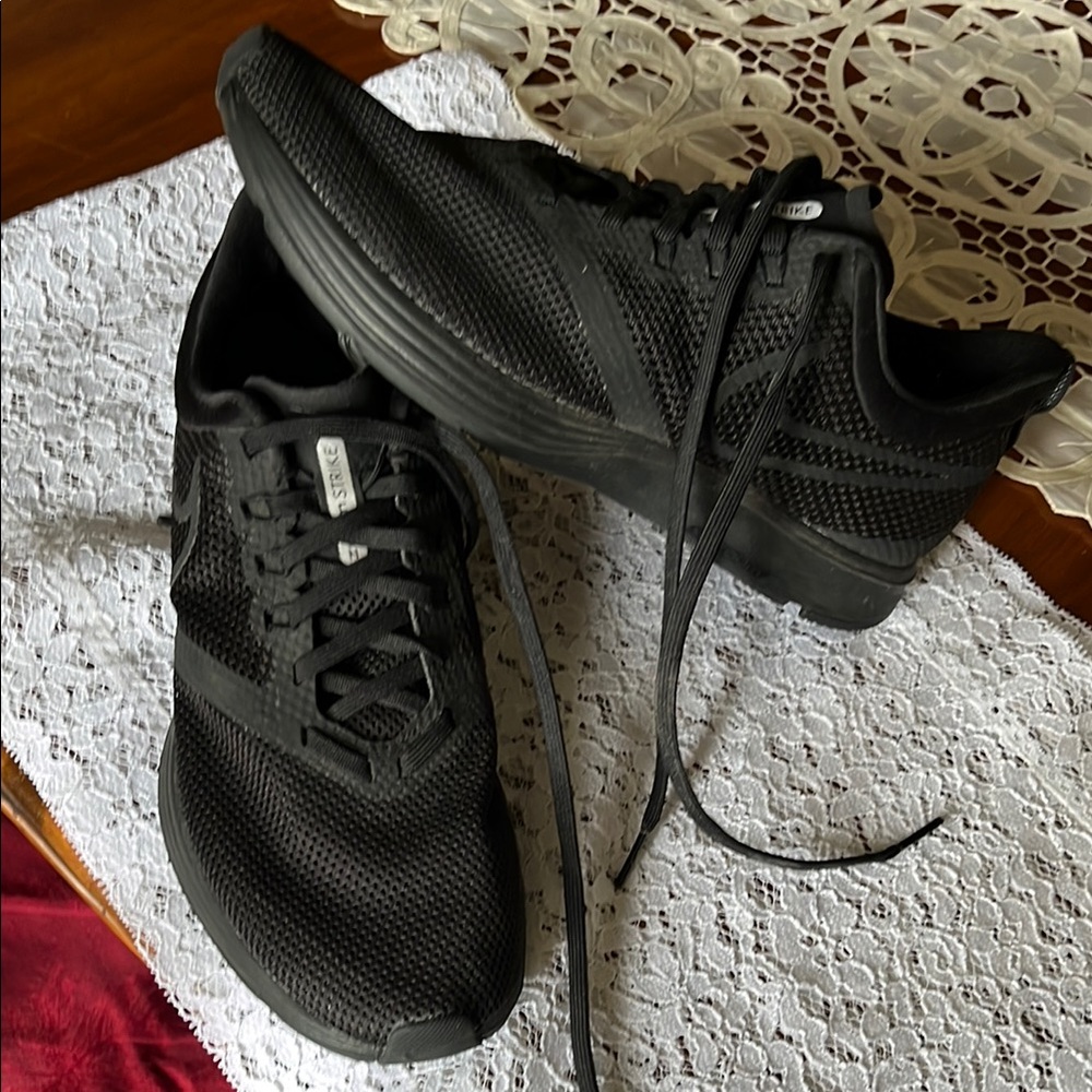 Nike Black Athletic Shoes with Minimalist Design